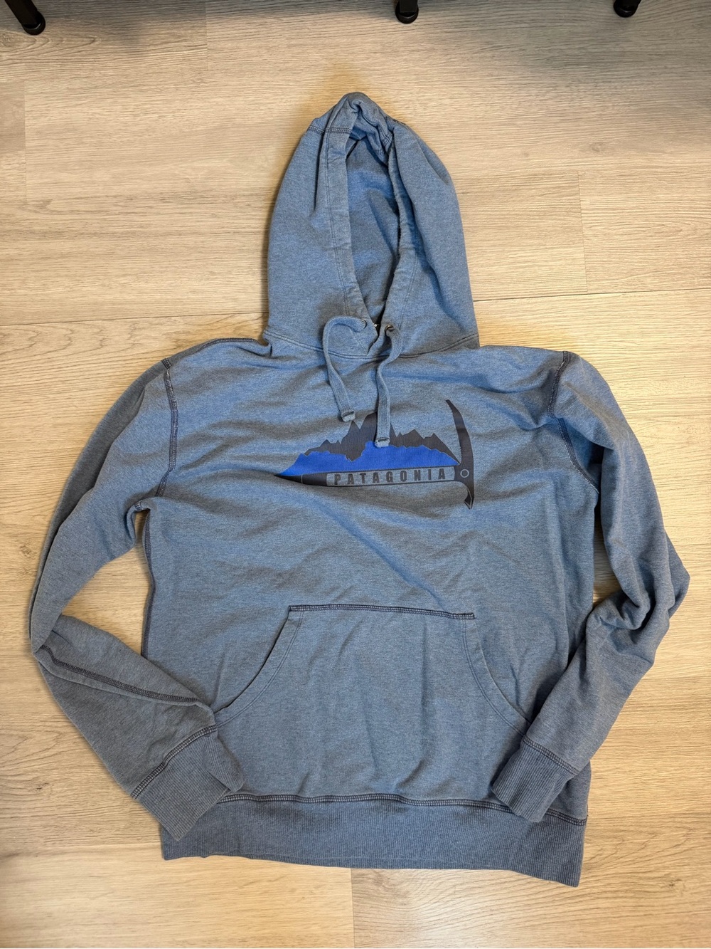 Patagonia Graphic Pullover Hoodie - Men's Size Medium - Grayish Blue
